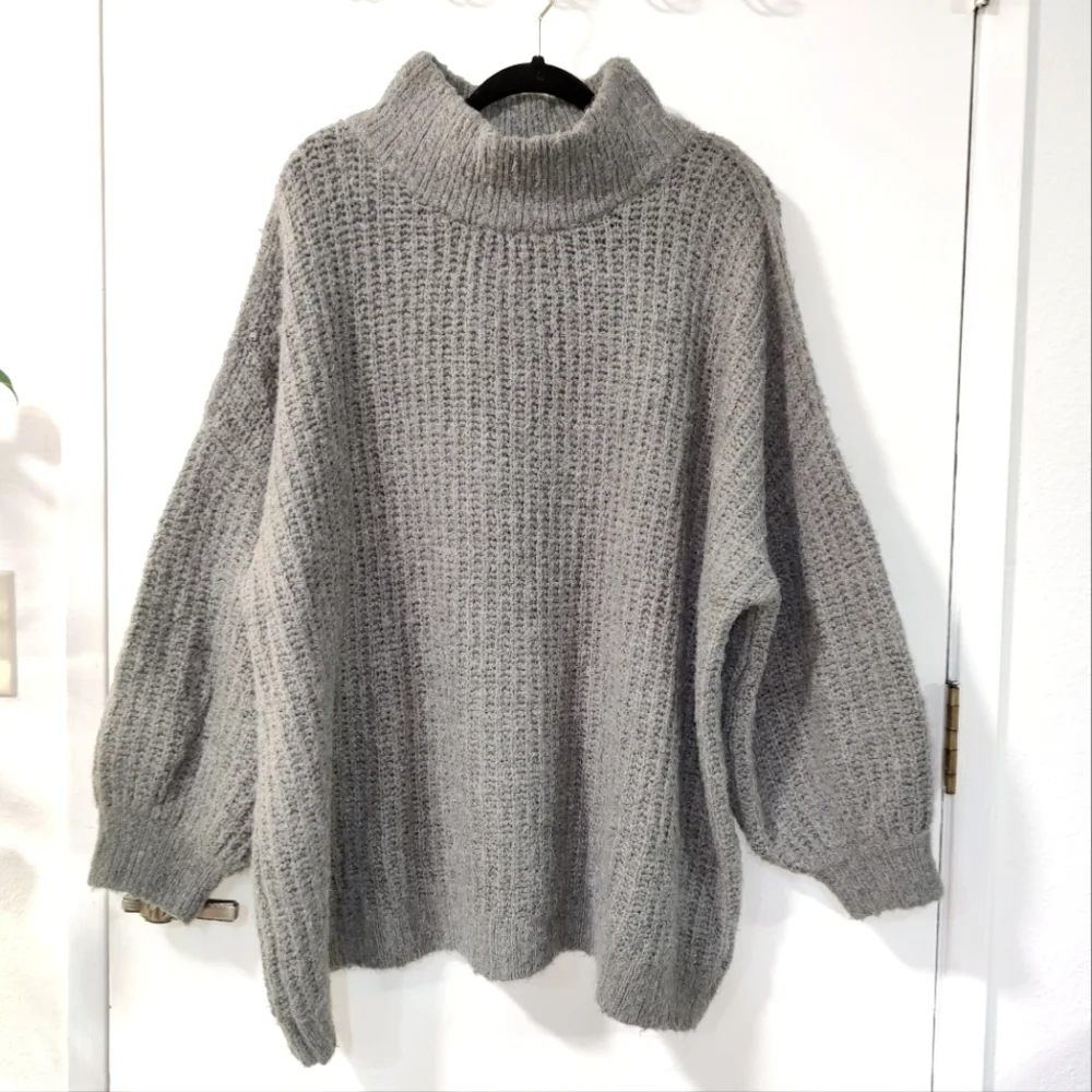 Urban Outfitters Gemini Turtleneck Tunic Sweater in Grey - Picture 1 of 10